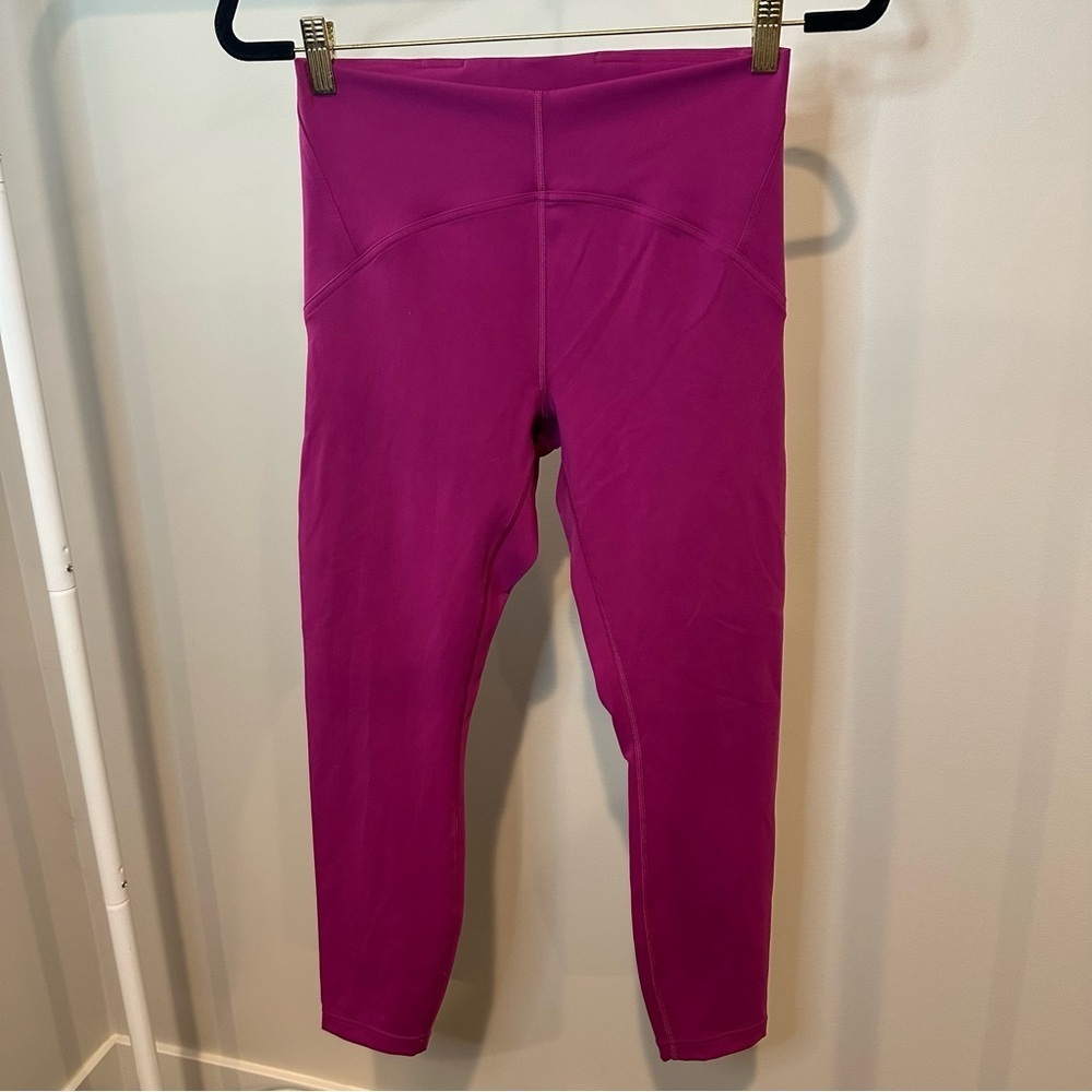 Lululemon InStill High-Rise Tight 25"
Magenta Purple